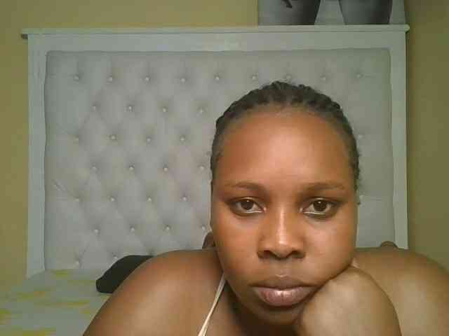 Queenlily25 webcam