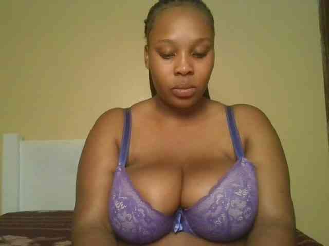 Queenlily25 webcam