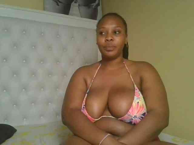 Queenlily25 webcam