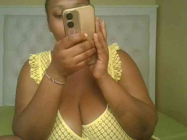 Queenlily25 Queenlily25