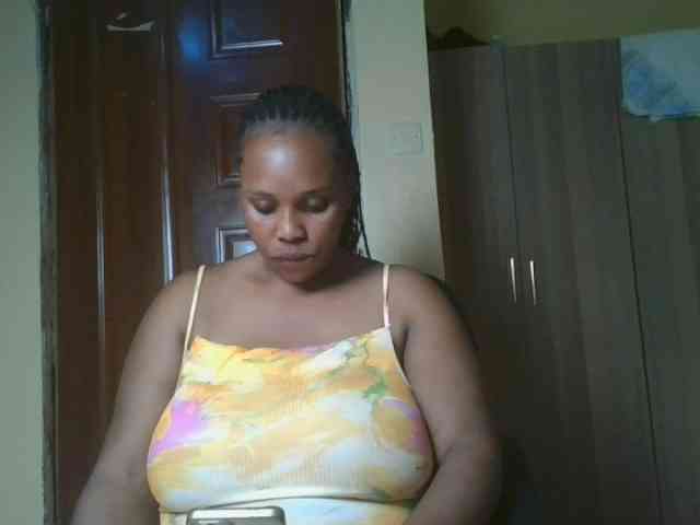 Queenlily25 webcam