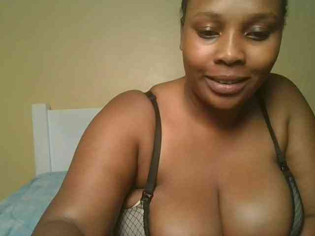 Queenlily25 webcam