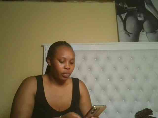 Queenlily25 webcam