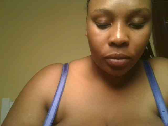 Queenlily25 webcam