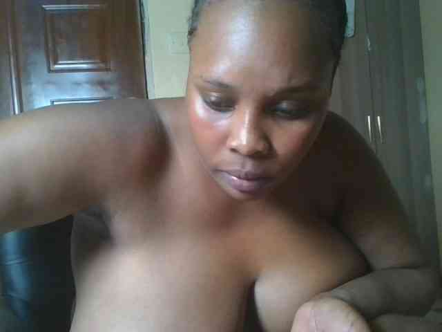 Queenlily25 webcam
