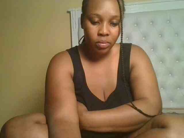 Queenlily25 webcam