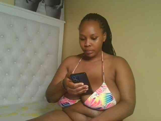 Queenlily25 webcam