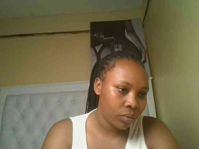 Queenlily25 webcam
