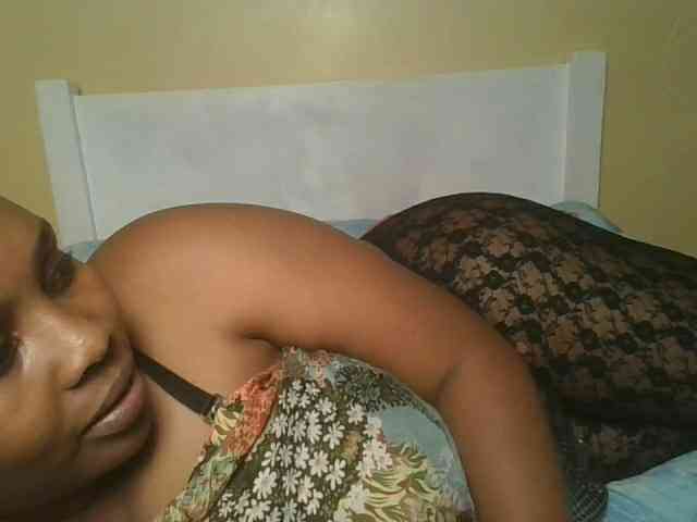 Queenlily25 webcam
