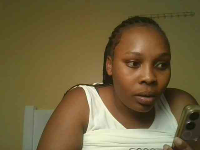 Queenlily25 webcam