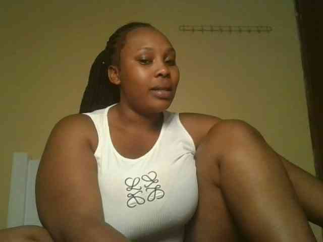 Queenlily25 webcam