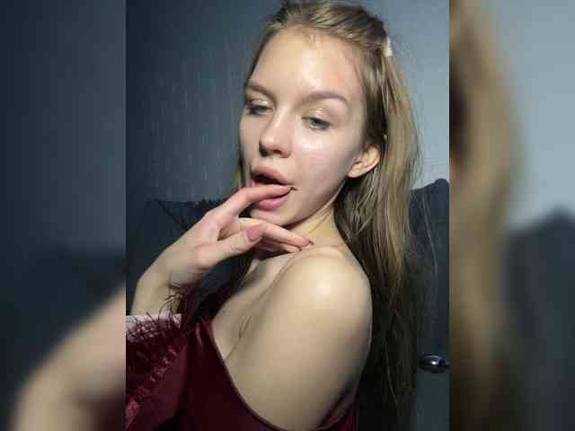 lediice's webcam live show