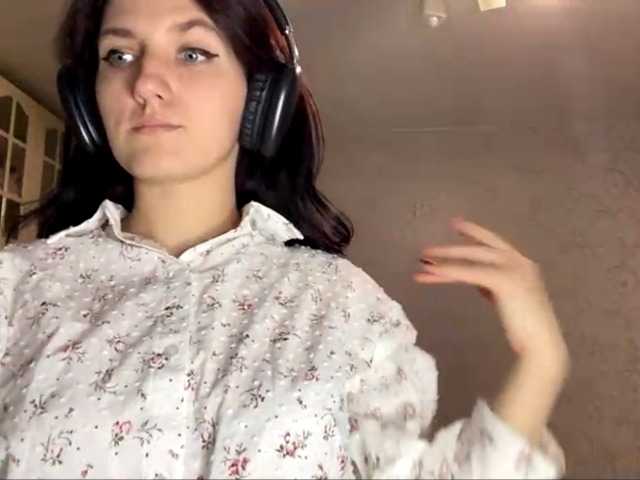  COOL-TITS-YES chat room