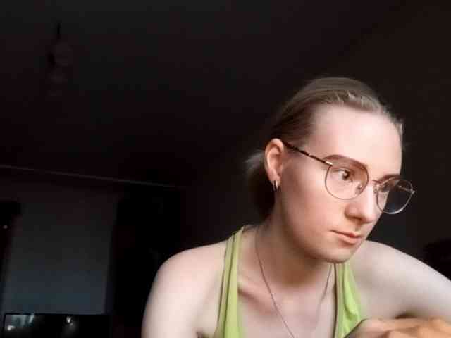 BEAUTIFUL-HALO webcam