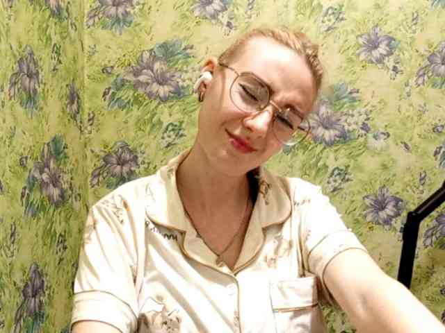 BEAUTIFUL-HALO webcam