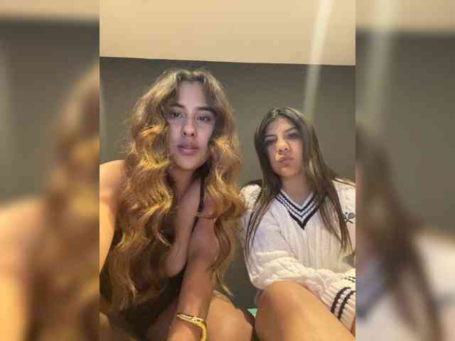 Sara-and-cami Live Webcam on BongaCams