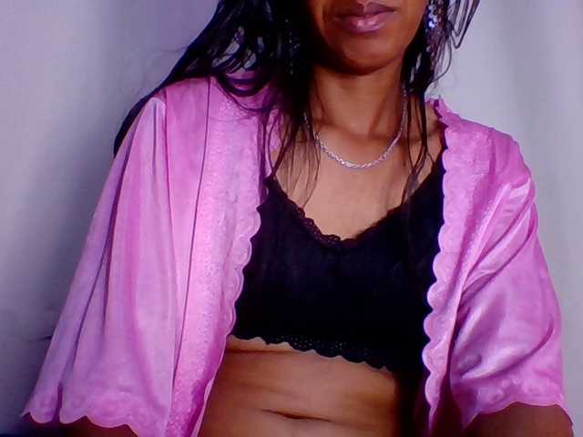 Muluna's BongaCams show and profile