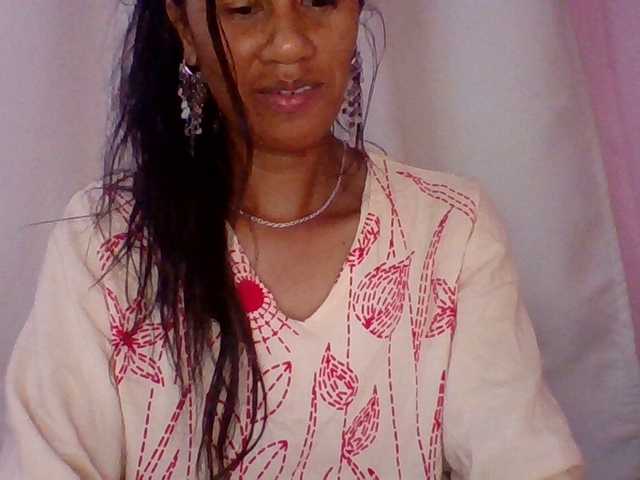 Muluna's BongaCams show and profile