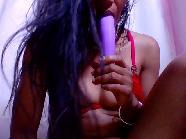 Muluna's BongaCams show and profile