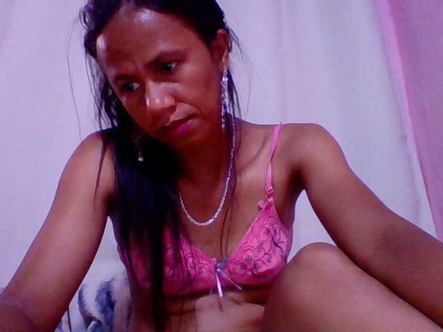 Muluna's BongaCams show and profile