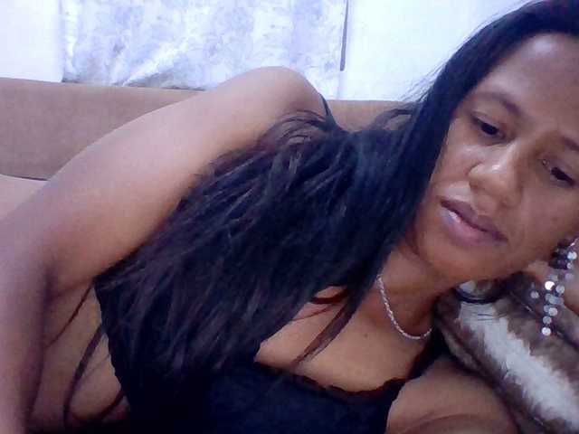 Muluna's BongaCams show and profile