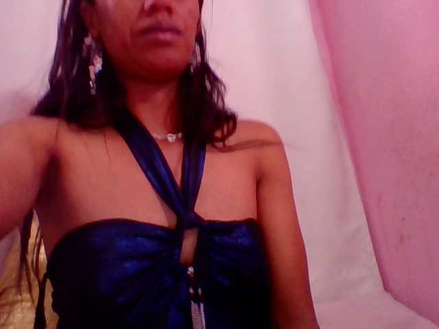 Muluna's BongaCams show and profile