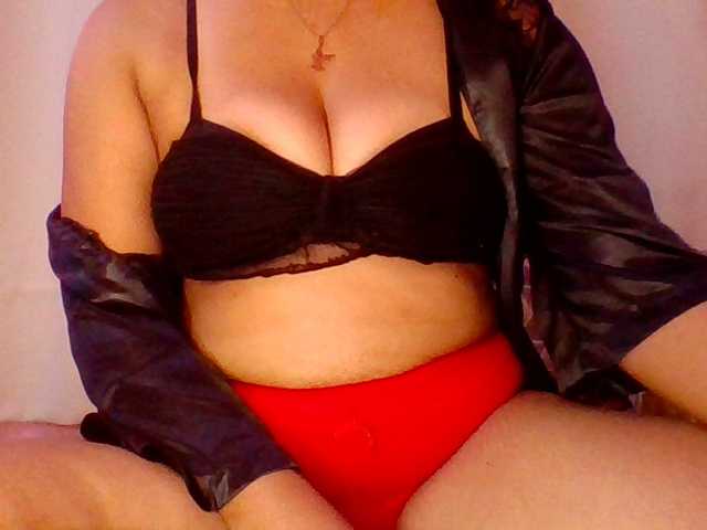 Muluna's BongaCams show and profile