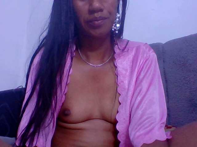 Muluna's BongaCams show and profile