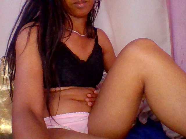 Muluna's BongaCams show and profile