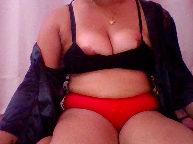 Muluna's BongaCams show and profile