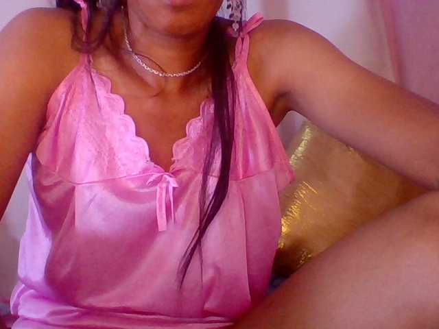 Muluna's BongaCams show and profile