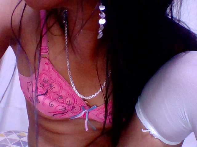 Muluna's BongaCams show and profile