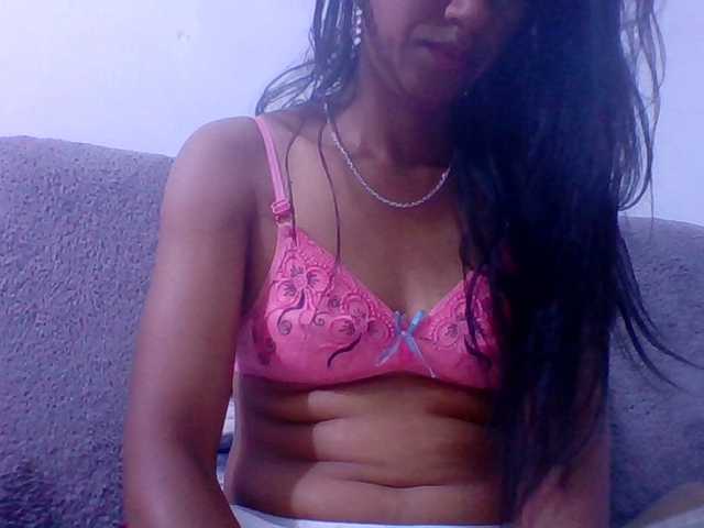 Muluna's BongaCams show and profile