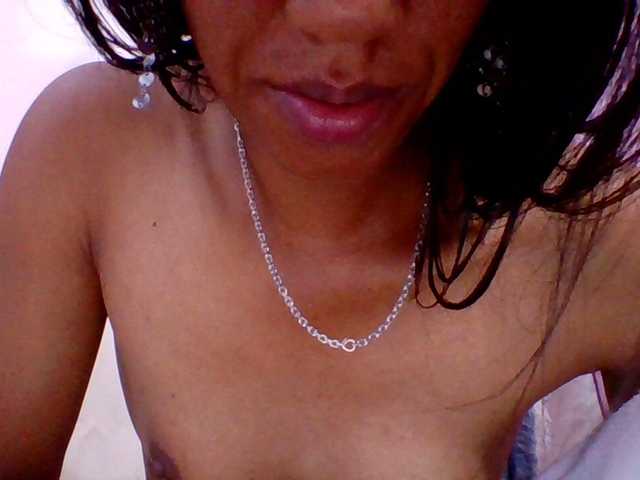 Muluna's BongaCams show and profile