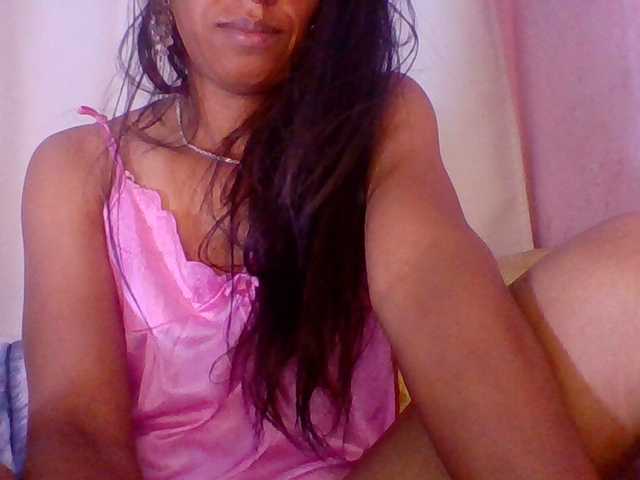 Muluna's BongaCams show and profile