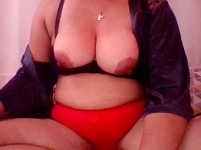 Muluna's BongaCams show and profile