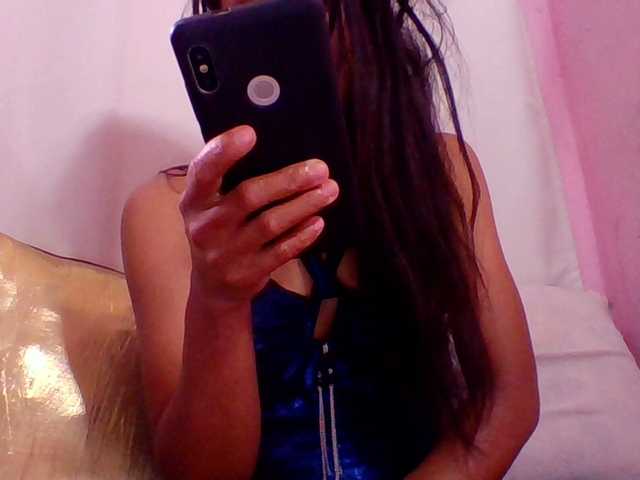 Muluna's BongaCams show and profile