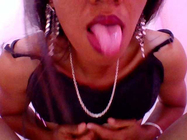 Muluna's BongaCams show and profile