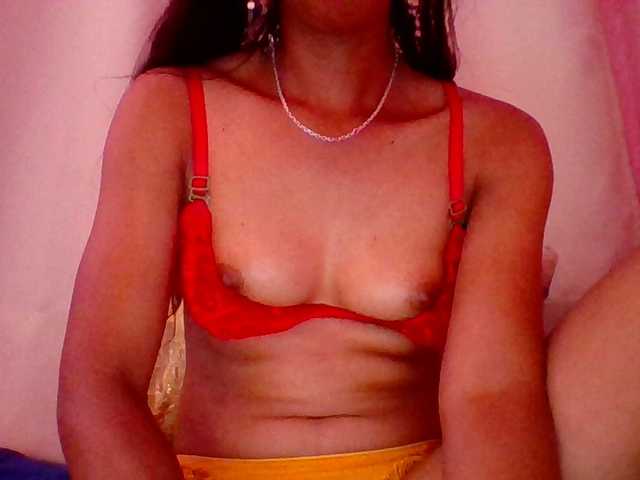 Muluna's BongaCams show and profile