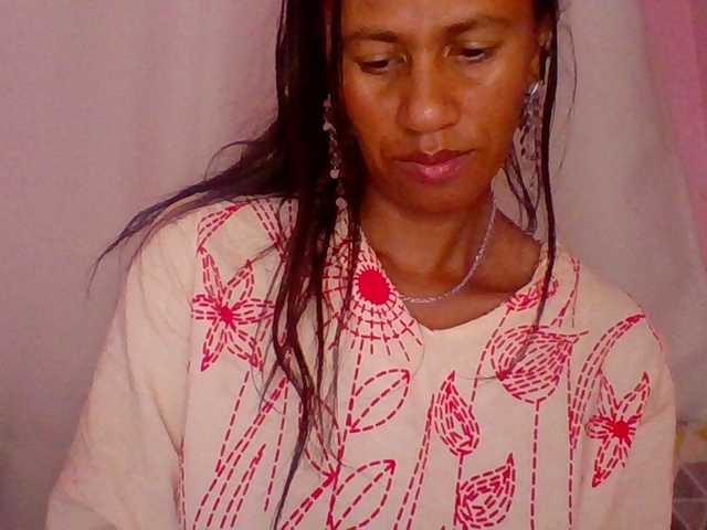 Muluna's BongaCams show and profile