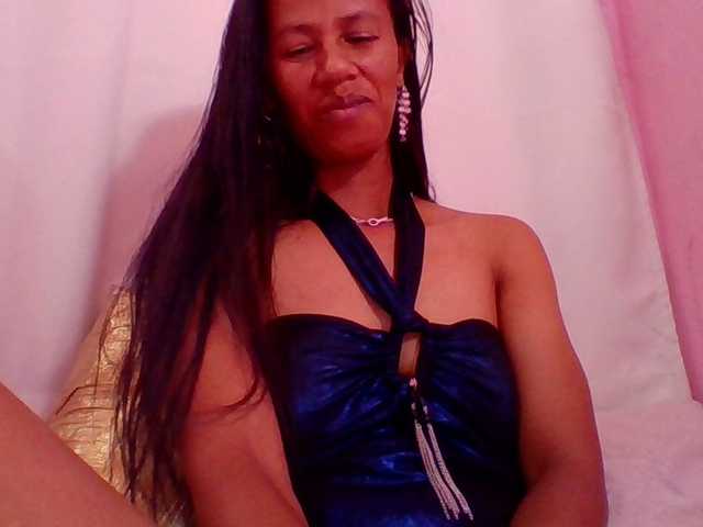 Muluna's BongaCams show and profile