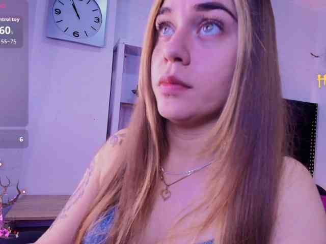 Elly-Astown webcam