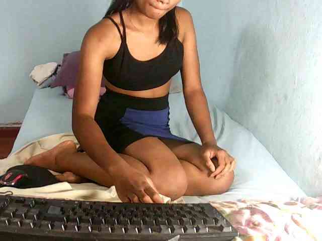 BabyQueen webcam