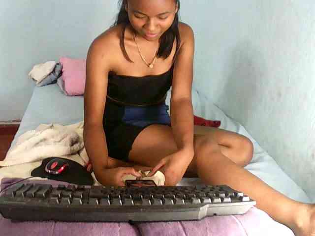 BabyQueen webcam
