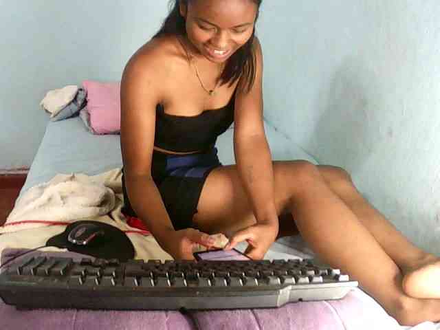 BabyQueen webcam