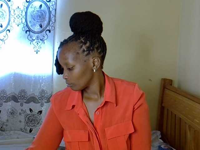 Sexxyqueenss webcam bongacams model stream image