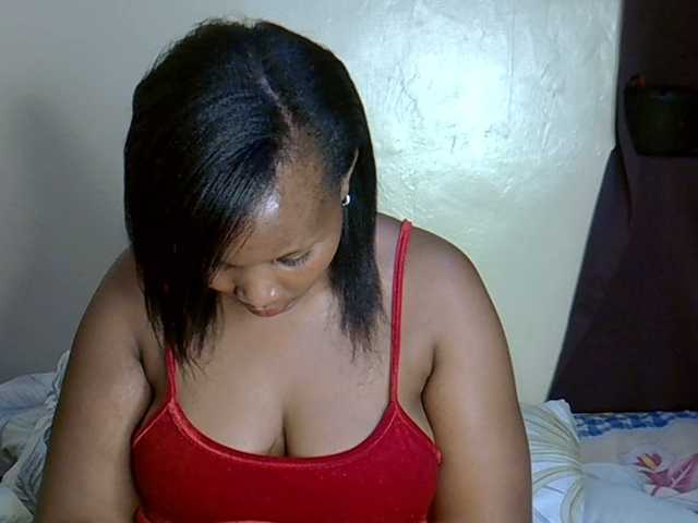 Sexxyqueenss's BongaCams show and profile