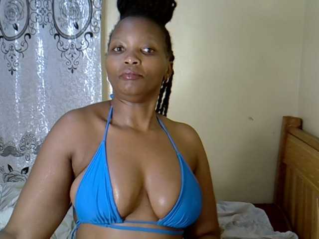 Sexxyqueenss webcam bongacams model stream image