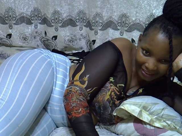 Sexxyqueenss webcam bongacams model stream image