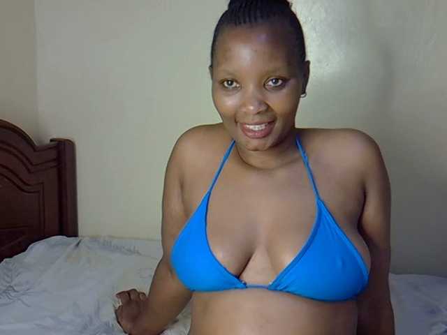 Sexxyqueenss webcam bongacams model stream image